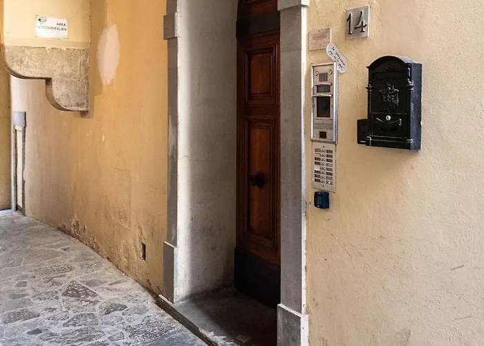 Signoria With Patio Firenze