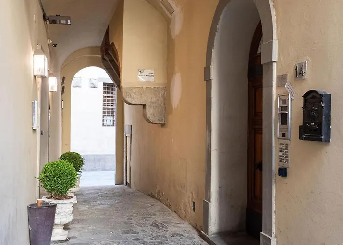 Signoria With Patio Firenze