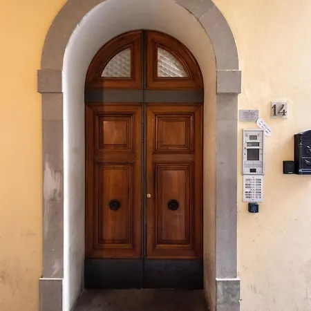 Signoria With Patio * Firenze
